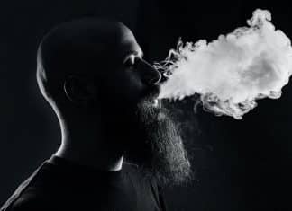 bearded-man-vaping