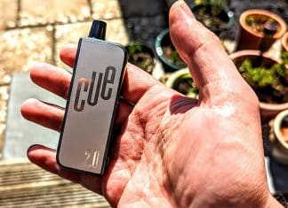 cue 2.0 vape in hand