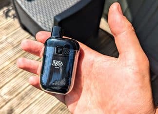 IVG Air 2 in 1 in hand